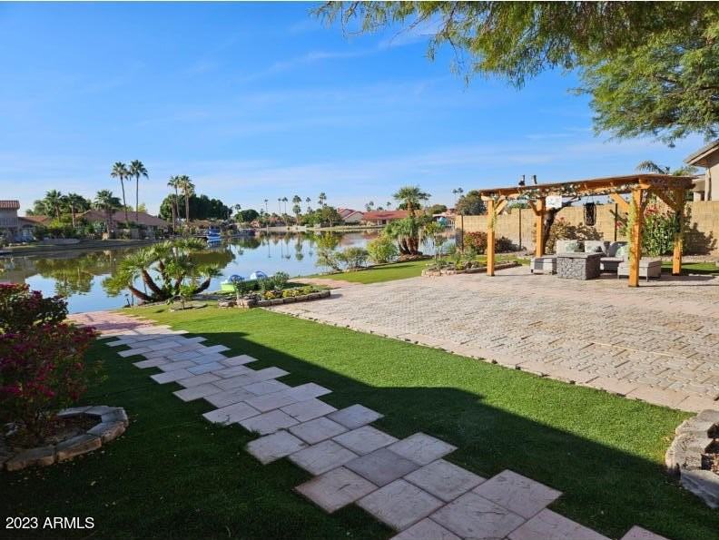 11015 W Laurelwood Ln - Photo 6 of 48