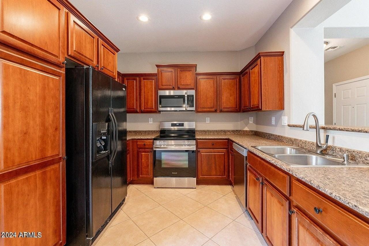 3653 W Bryce Ct - Photo 5 of 29