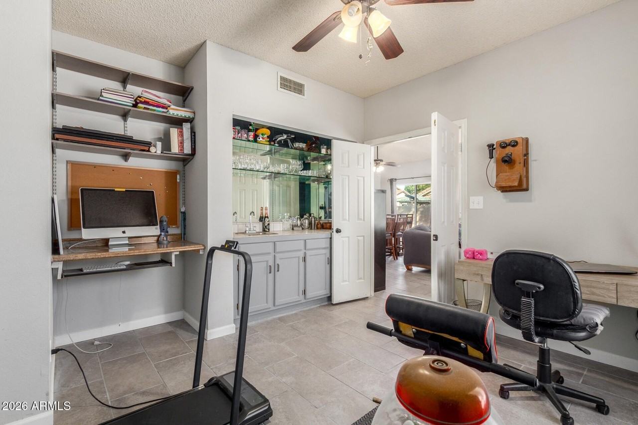 5210 E Elmwood Cir - Photo 6 of 24