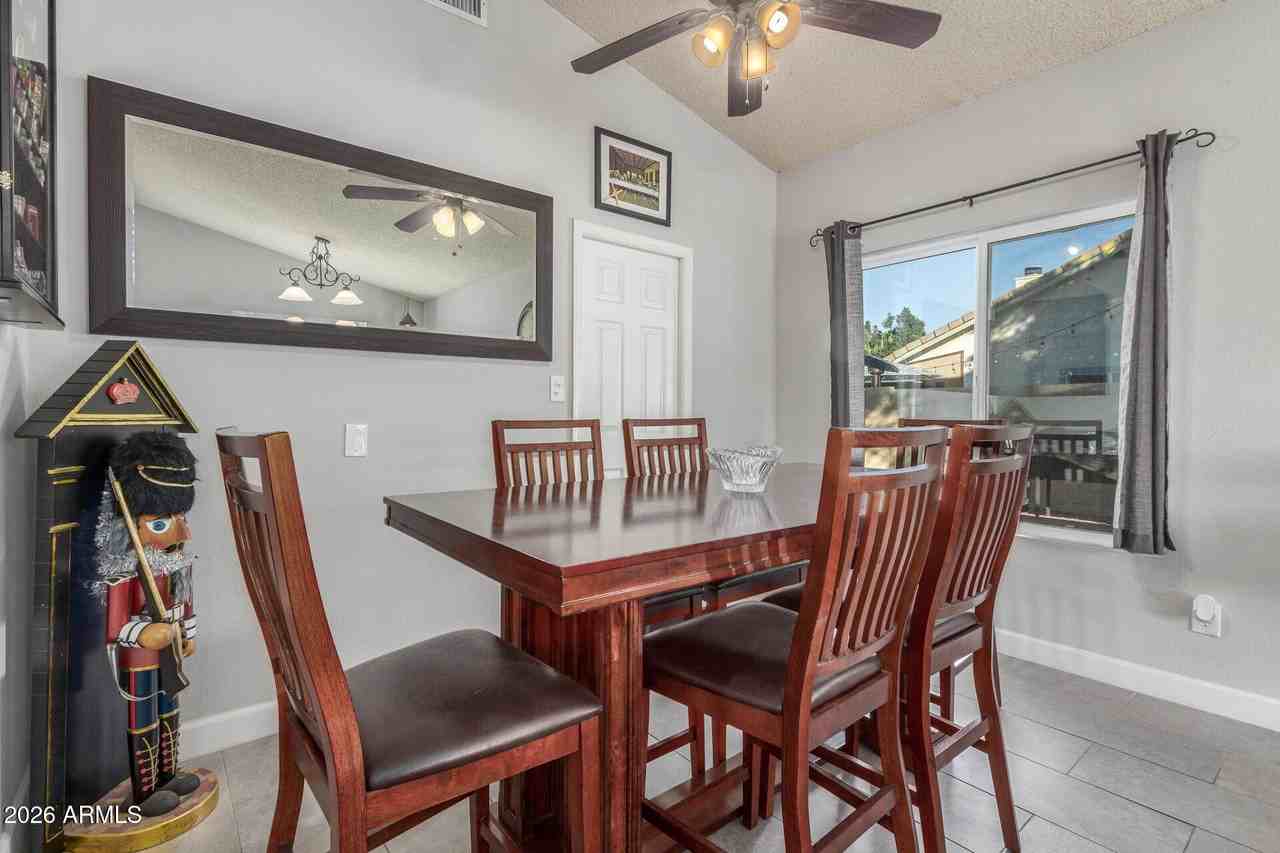 5210 E Elmwood Cir - Photo 7 of 24