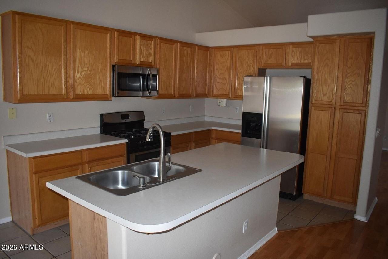 1421 W Canary Way - Photo 3 of 11