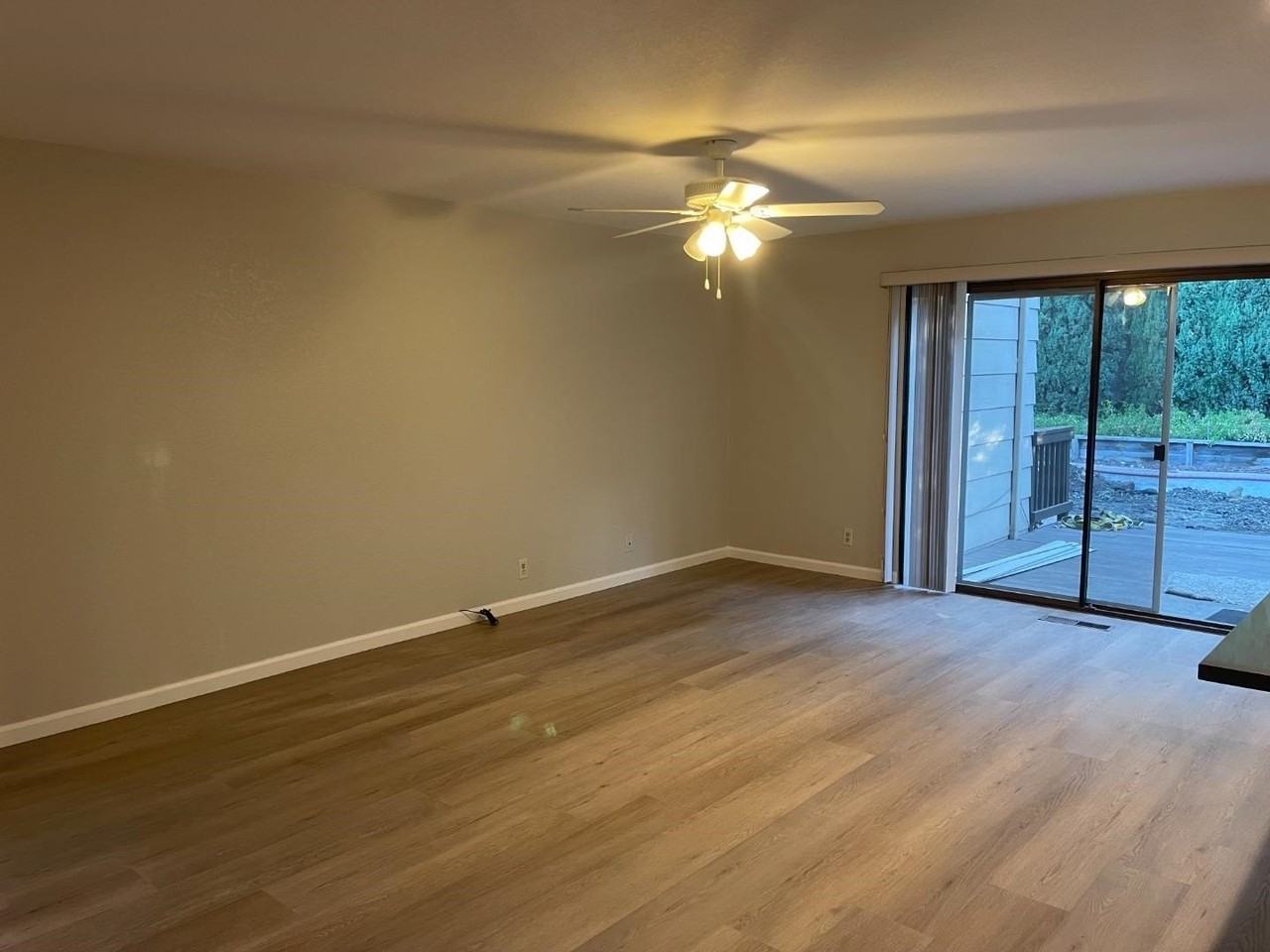 10281 Parlett Pl - Photo 7 of 15