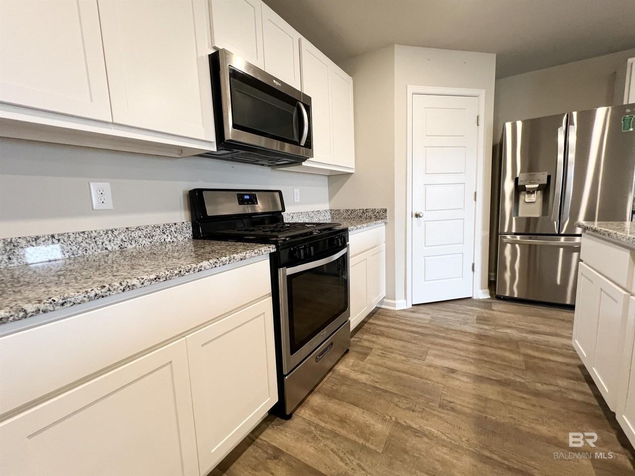 8390 Harmon St - Photo 5 of 19