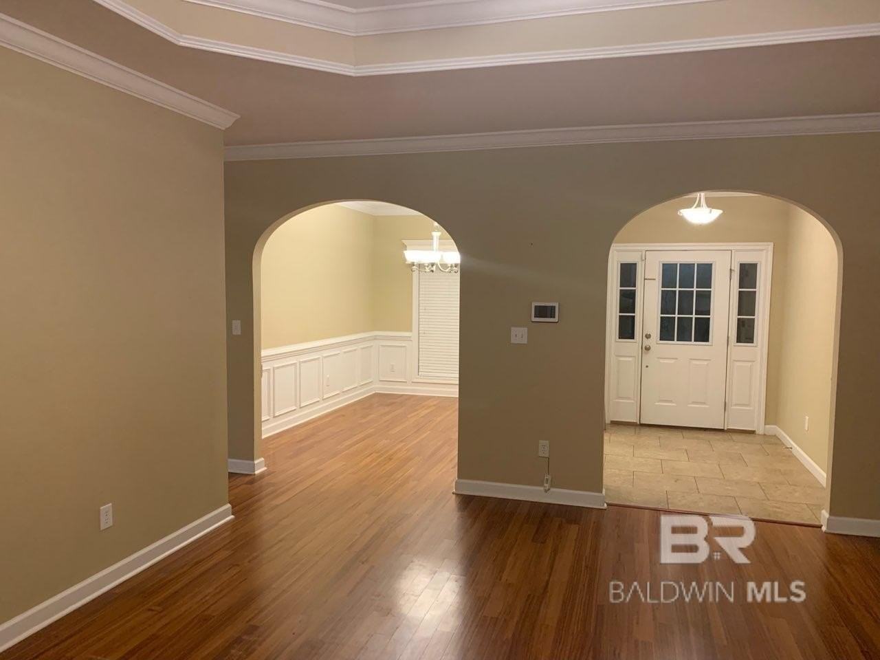 30460 Pinyon Dr - Photo 2 of 9