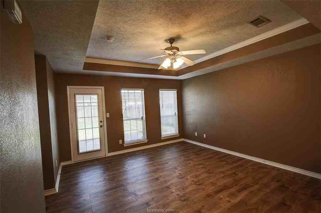 1011 Orchid St - Photo 6 of 19