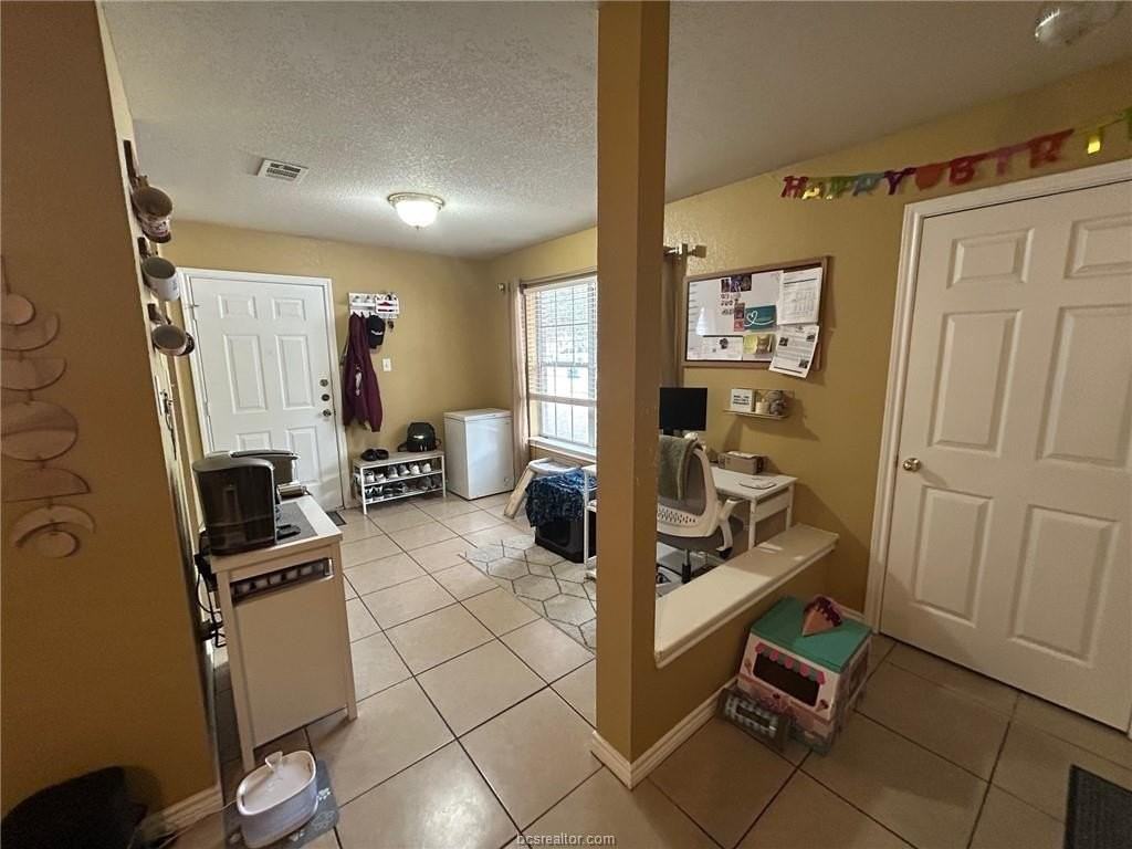 919 Sun Meadow St - Photo 4 of 21