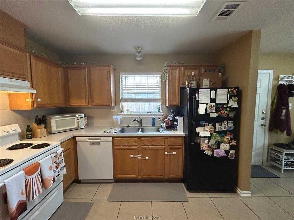 919 Sun Meadow St - Photo 6 of 21