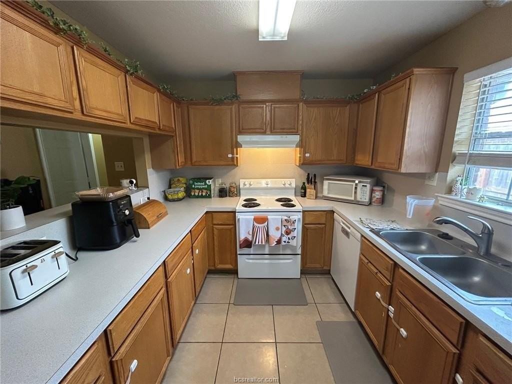 919 Sun Meadow St - Photo 7 of 21