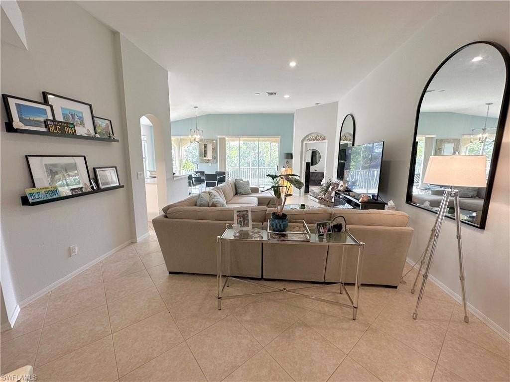 23007 Lone Oak Dr - Photo 2 of 21