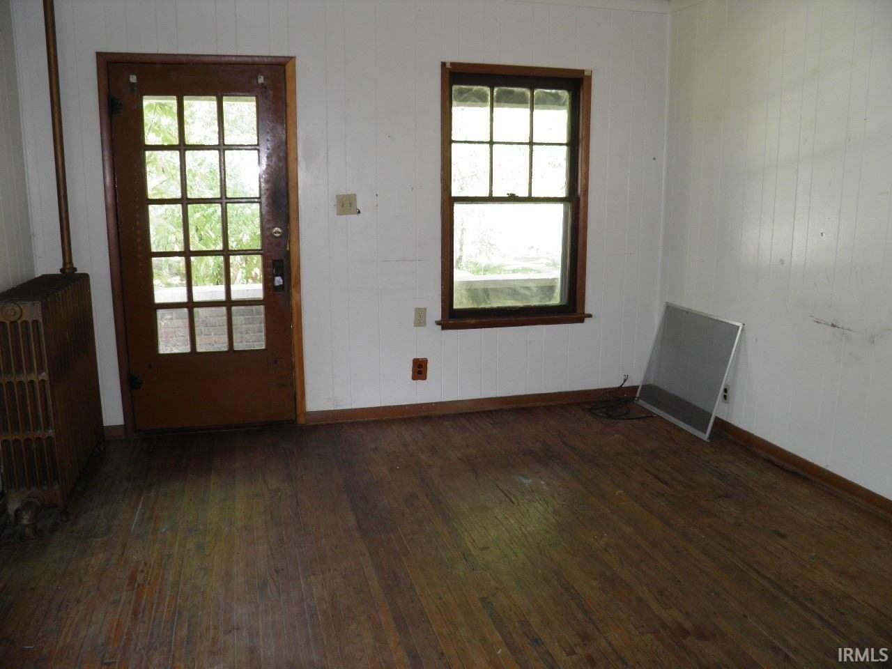 551 S Washington St - Photo 3 of 9