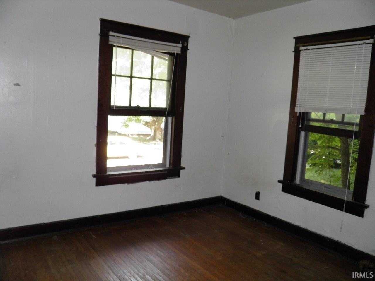 551 S Washington St - Photo 6 of 9