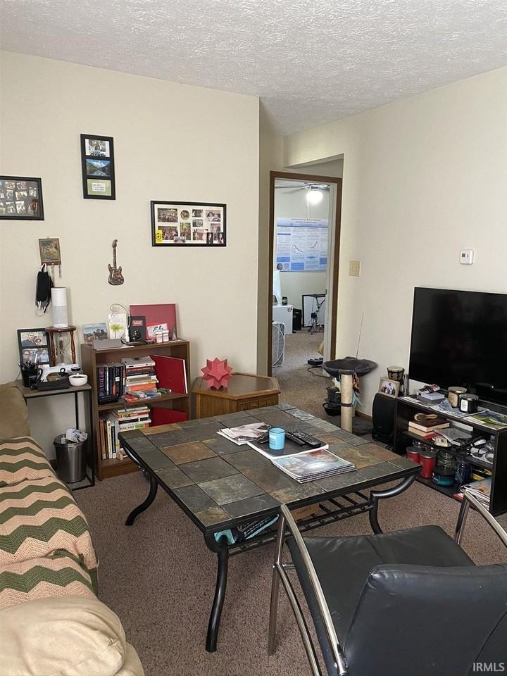 308 S Wilmington Ct - Photo 2 of 8