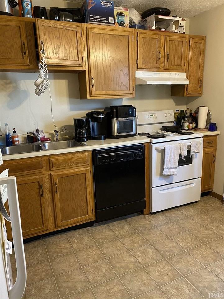 308 S Wilmington Ct - Photo 3 of 8