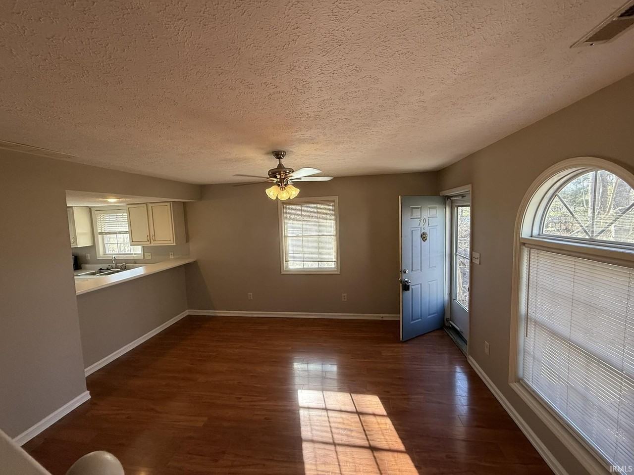 791 E Sherwood Hills Dr - Photo 2 of 18