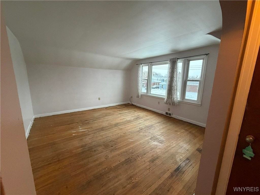 2734 Forest Ave - Photo 3 of 4