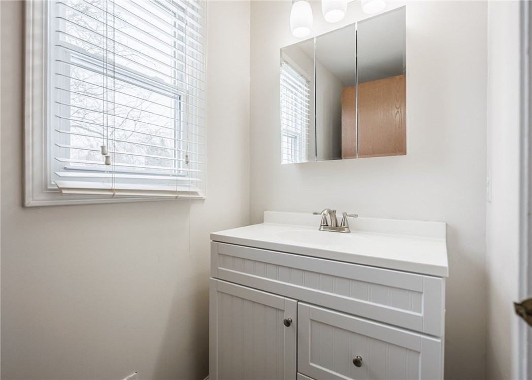 16 Sanders Farm Dr - Photo 5 of 32