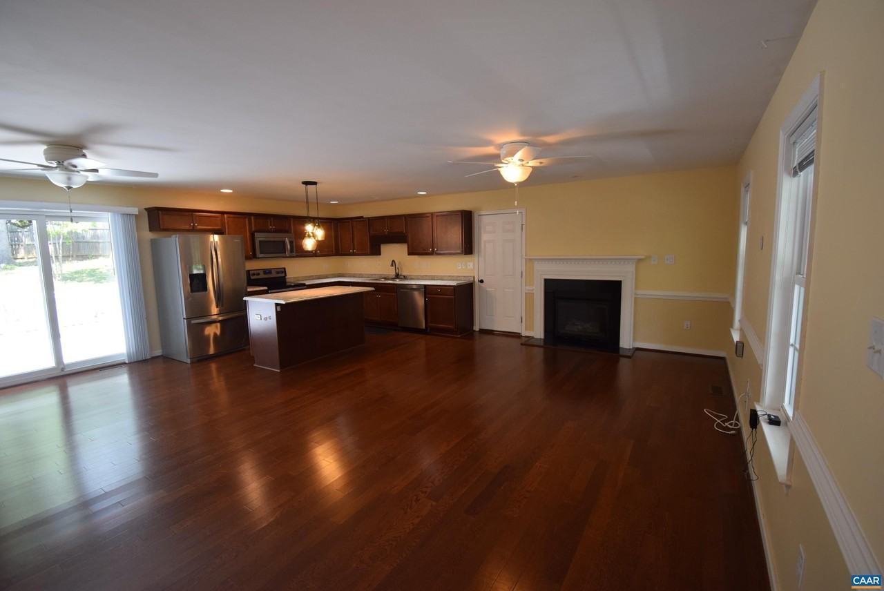 41 Woodlawn Dr - Photo 3 of 26