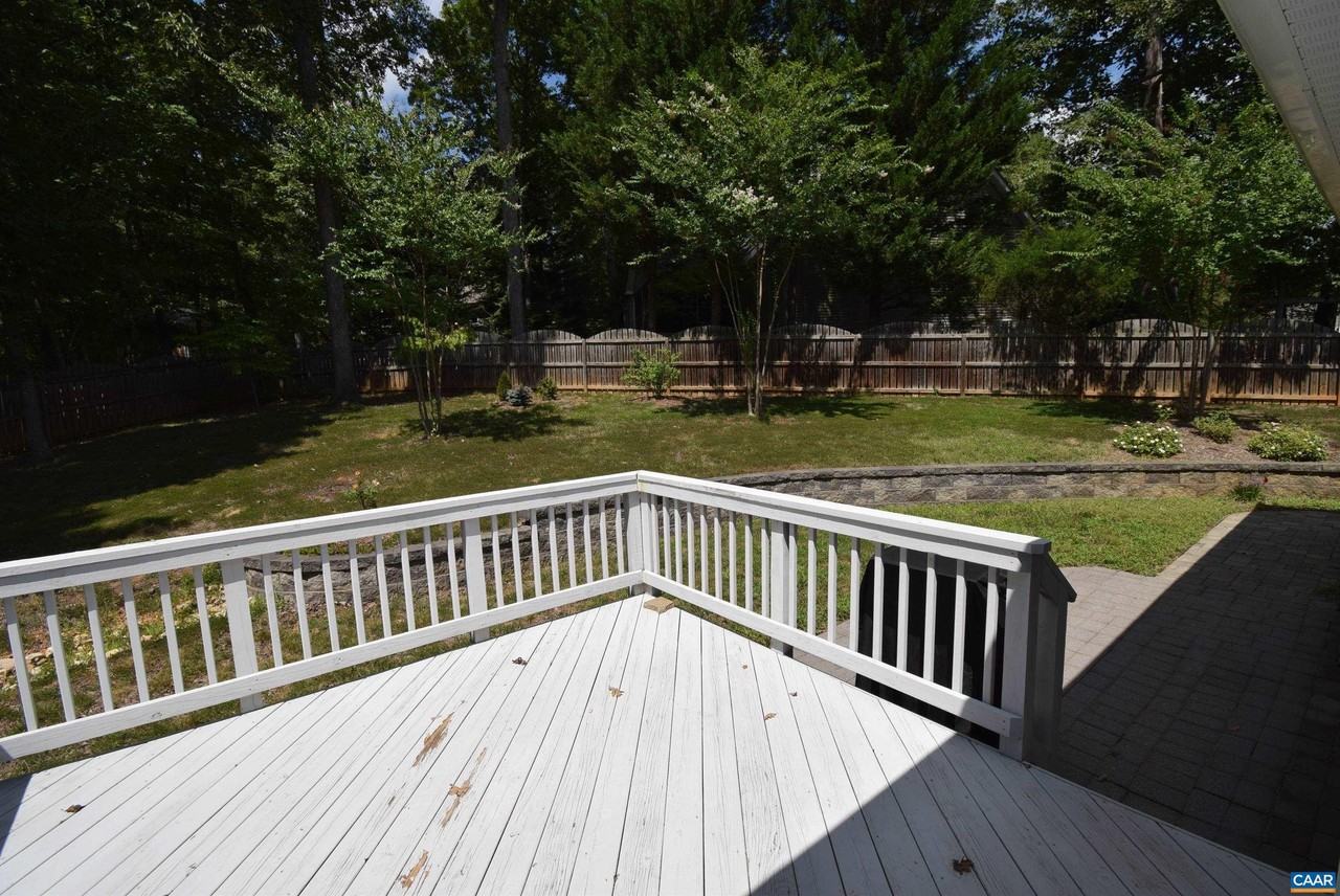 41 Woodlawn Dr - Photo 6 of 26