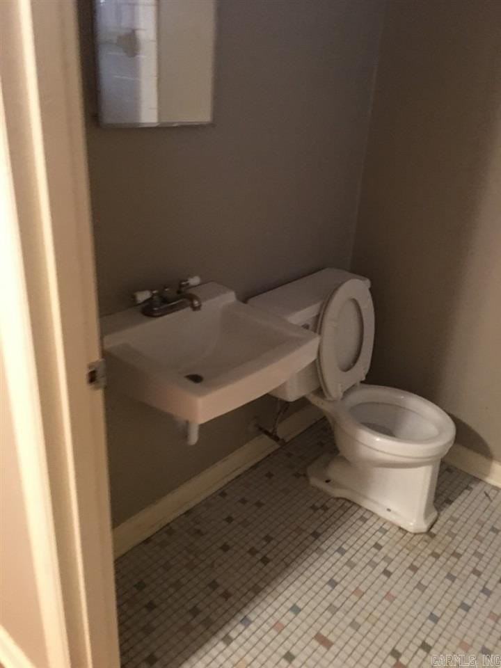 220 N Taylor St - Photo 5 of 7