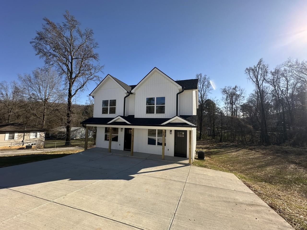 40 42 E Avenue - Photo 6 of 19