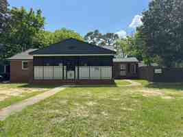 featured image of 2704 Lee St Unit B1 #B1