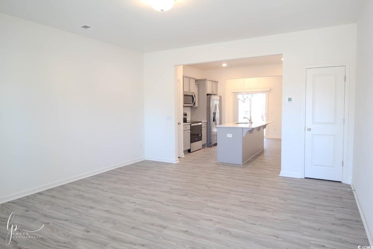 119 Crescent Way - Photo 2 of 17