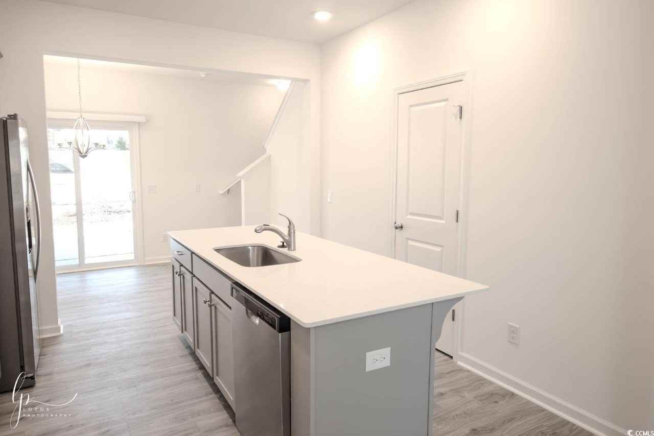 119 Crescent Way - Photo 4 of 17