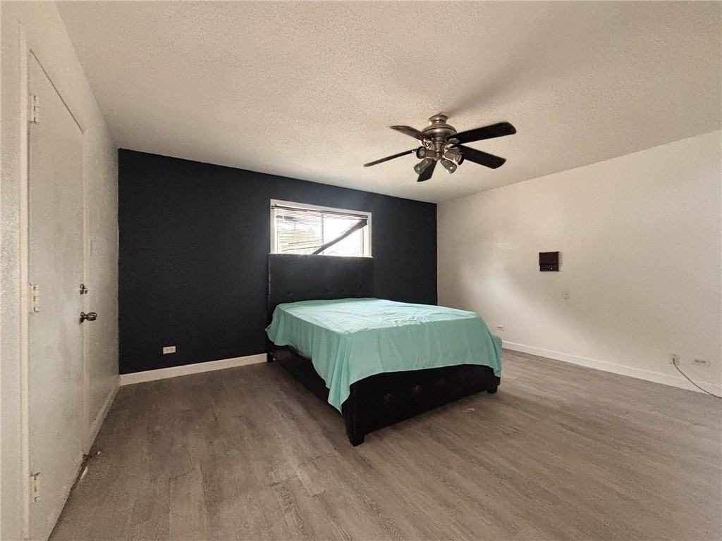 10802 Timbergrove Ln - Photo 4 of 15