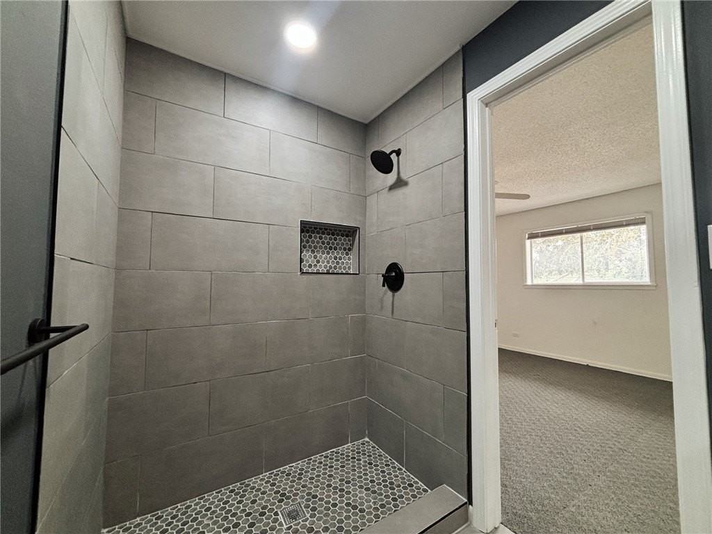 10802 Timbergrove Ln - Photo 6 of 15