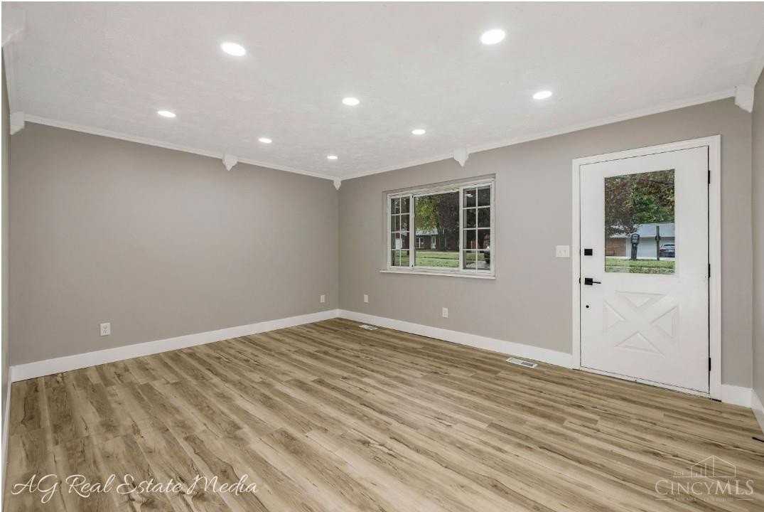 5810 Gray Rd - Photo 3 of 36