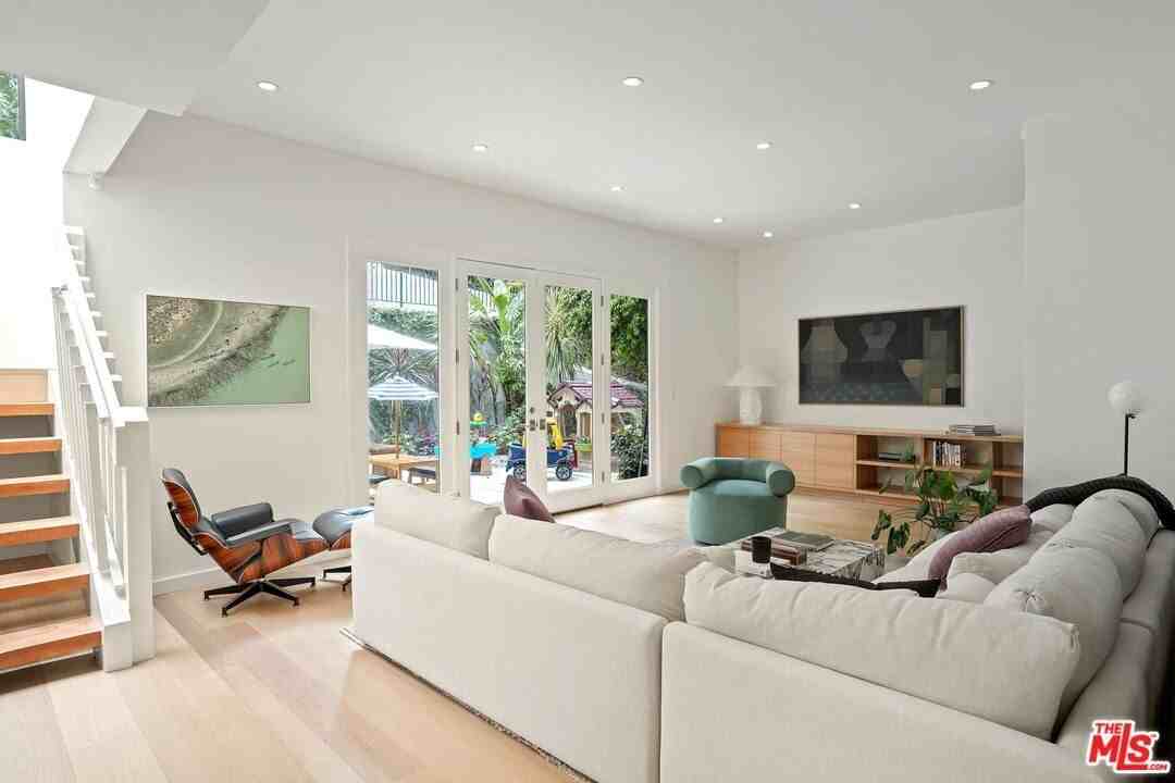 2418 Canyon Oak Dr - Photo 3 of 28