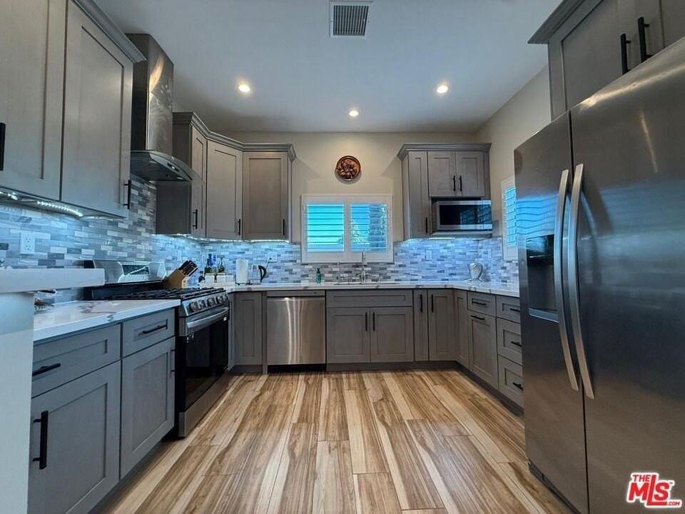 10905 Olinda St - Photo 3 of 23