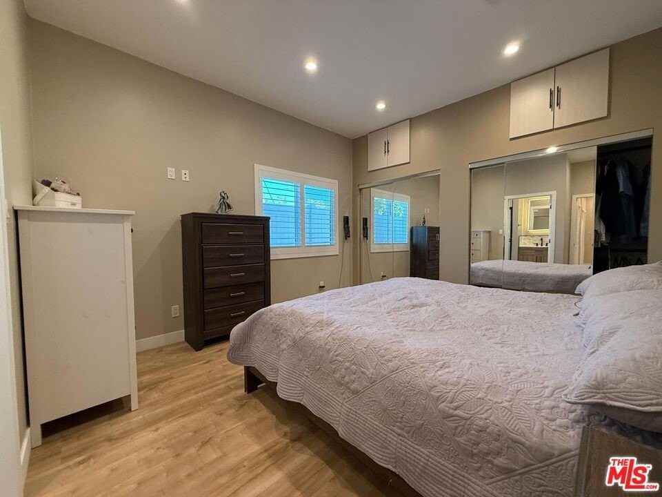 10905 Olinda St - Photo 6 of 23