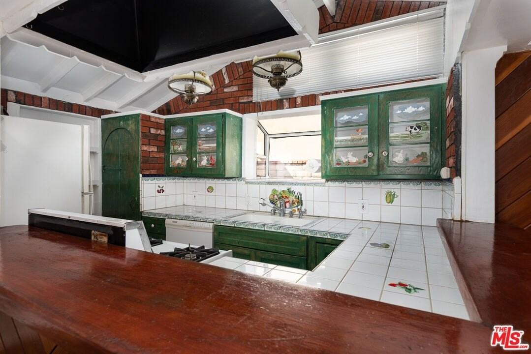 14842 Morrison St - Photo 7 of 42