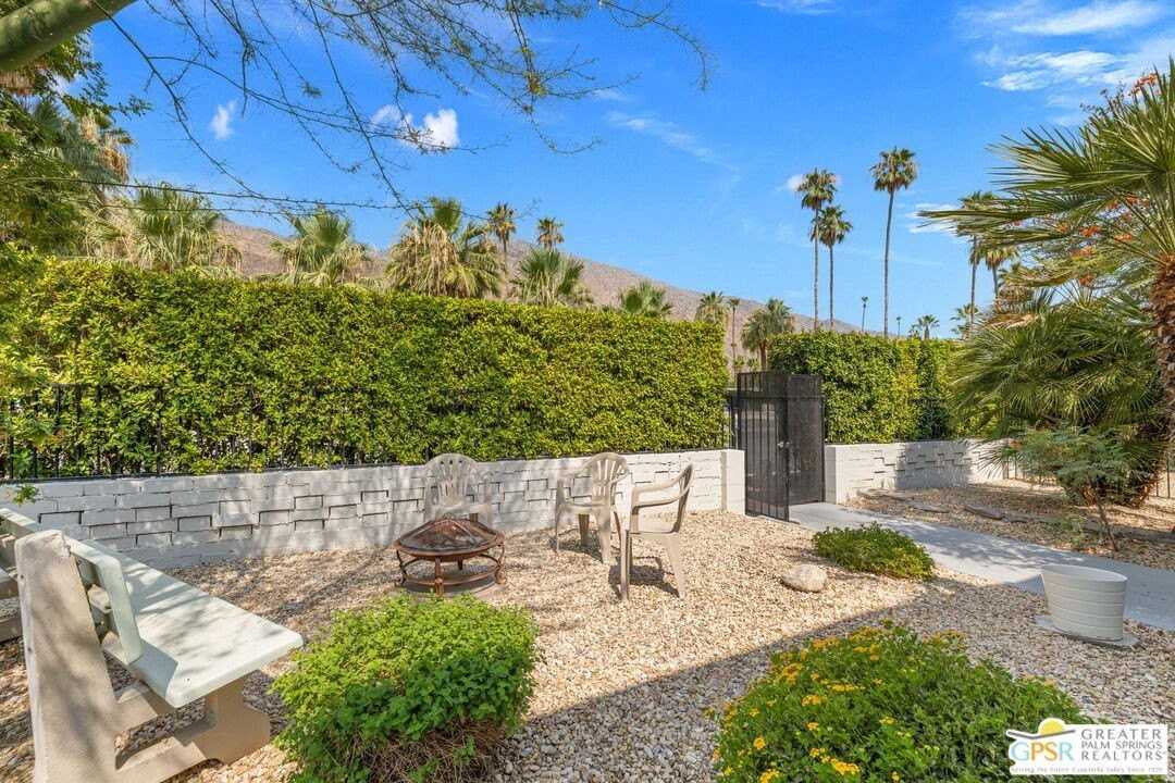 1674 S Via Salida Unit 1 #1 - Photo 5 of 32