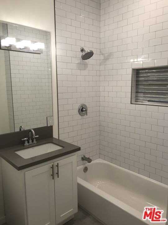 767 N Ridgewood Pl Unit 1/2 #1-2 - Photo 7 of 9