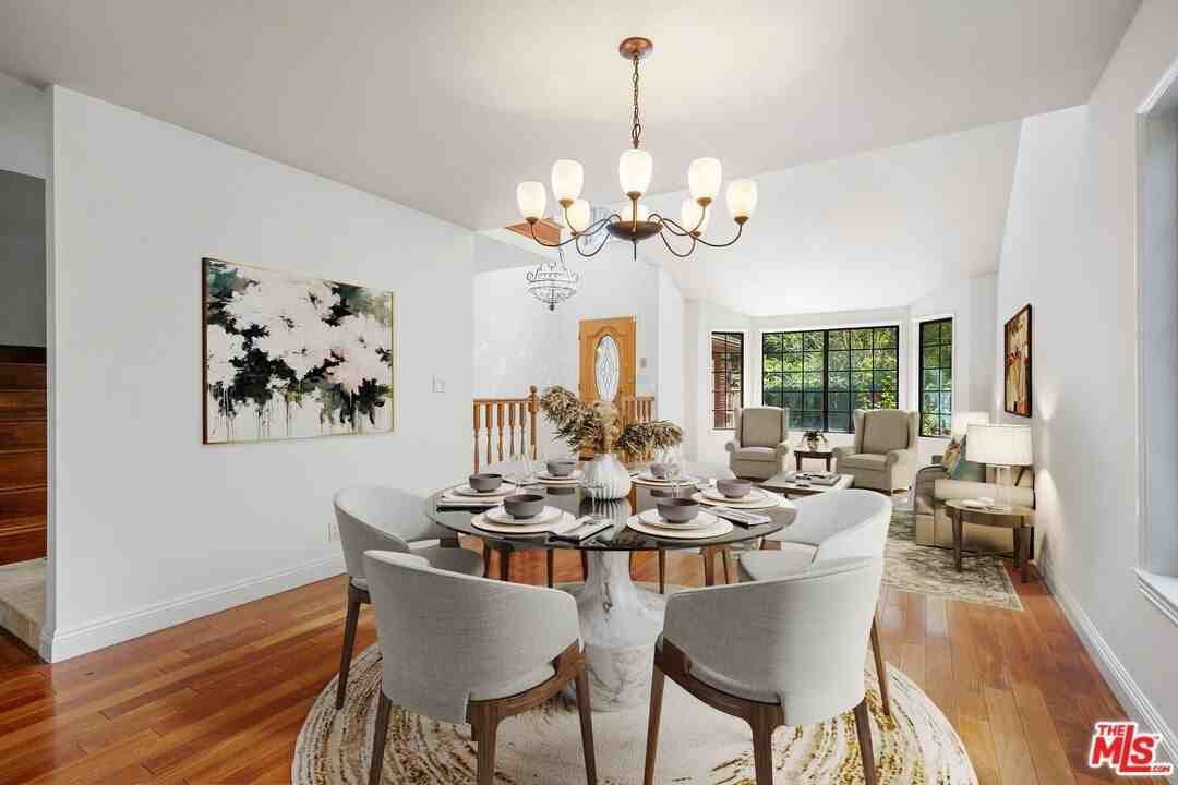 13031 Magnolia Blvd - Photo 4 of 43