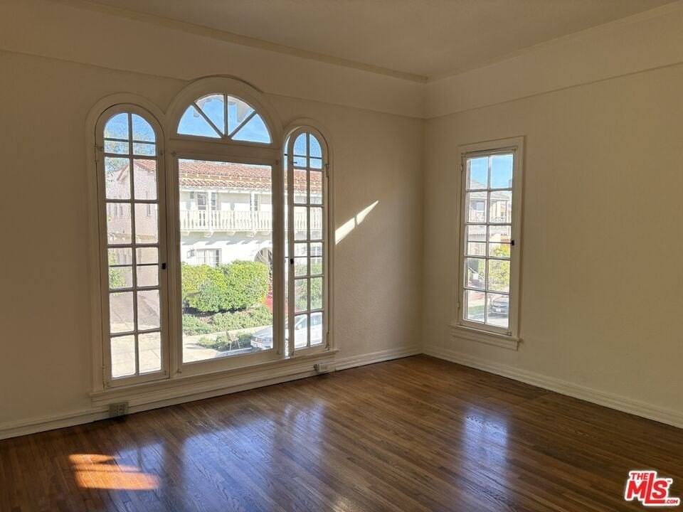 351 N Gardner St Unit 1/2 #1-2 - Photo 7 of 44