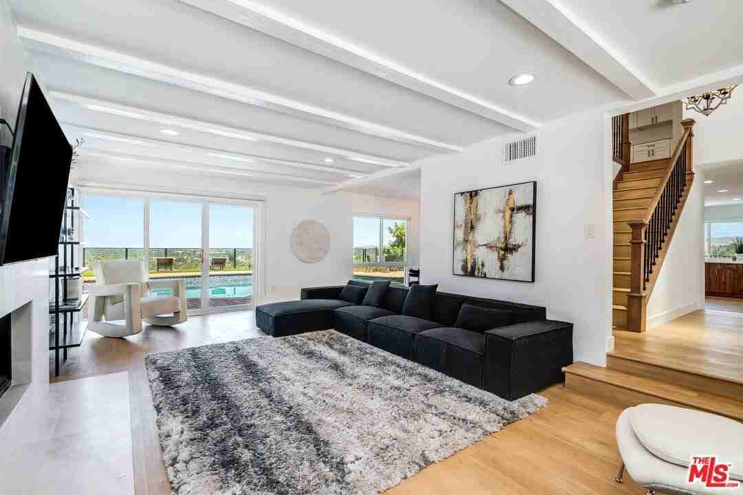 6426 Ellenview Ave - Photo 5 of 28