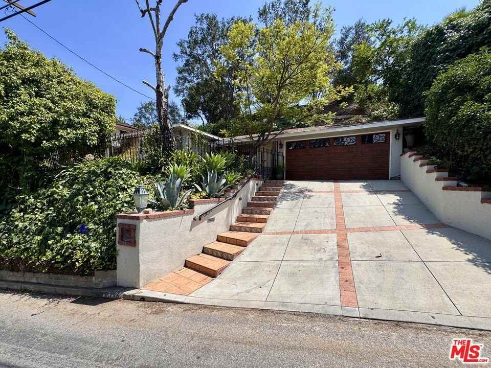 7756 Torreyson Dr Unit A #A - Photo 3 of 36