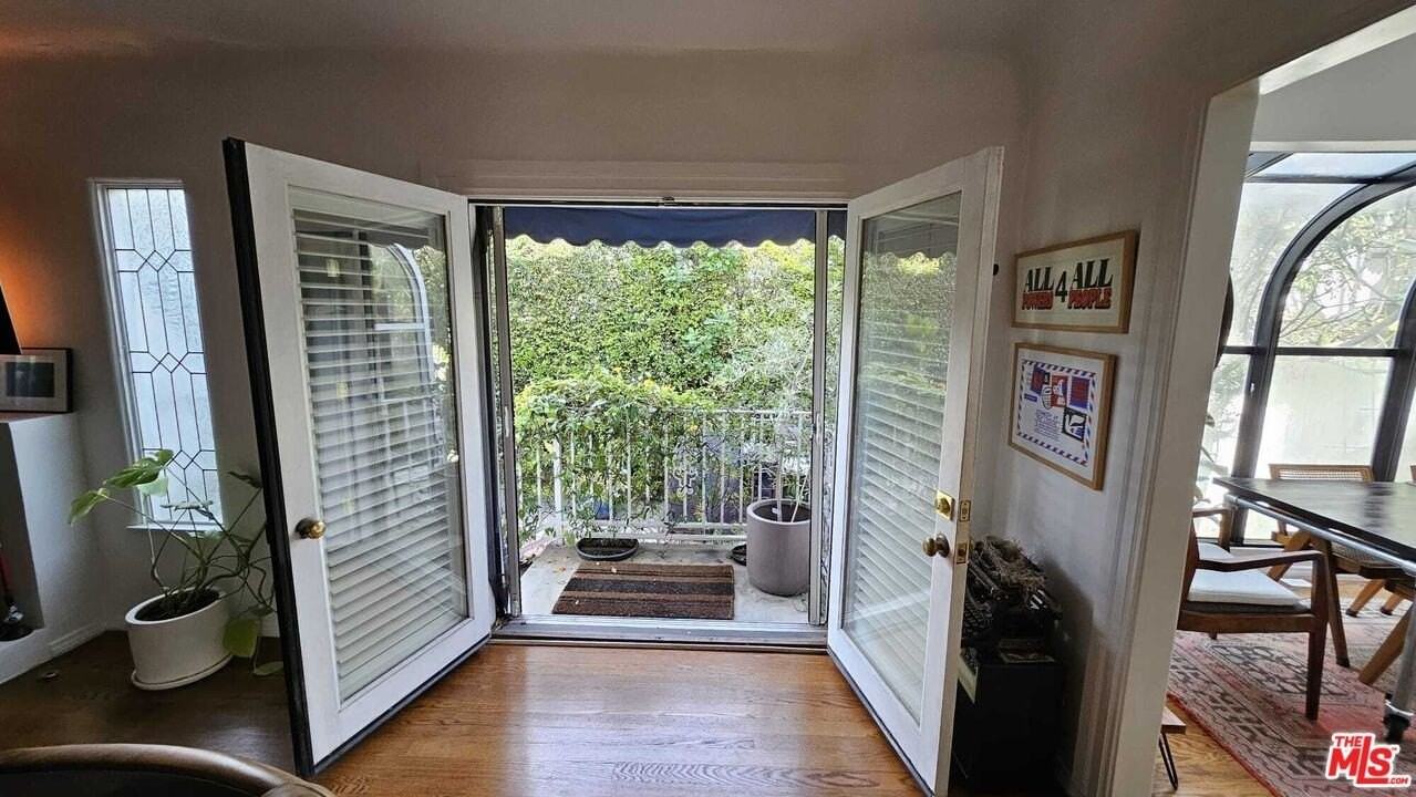 8998 Lloyd Pl - Photo 4 of 21