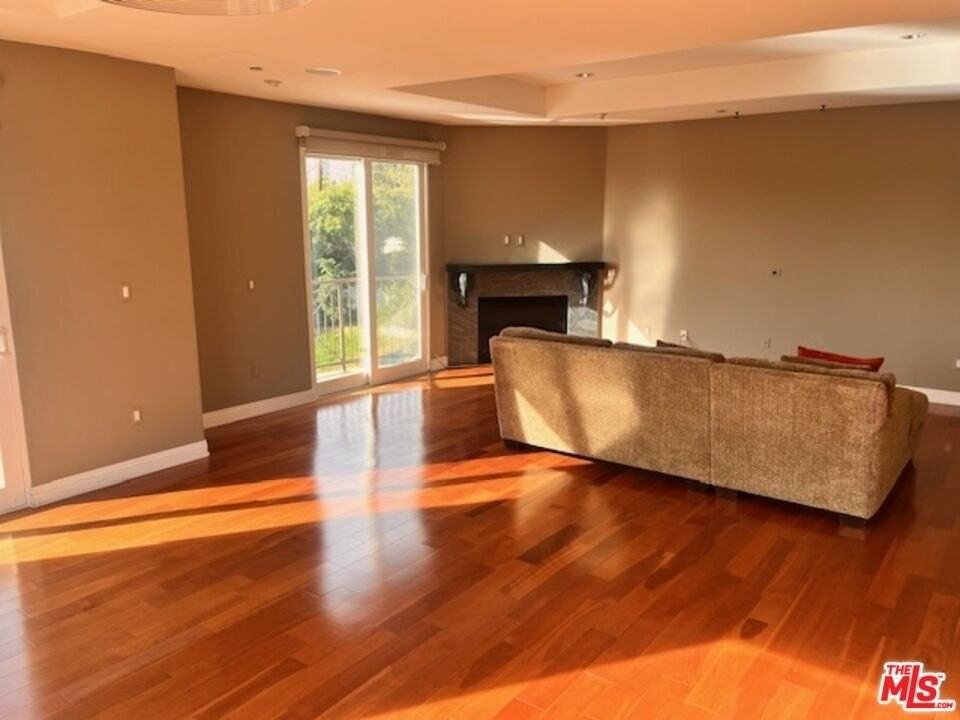 8609 W West Knoll Dr Apt G #G - Photo 5 of 12