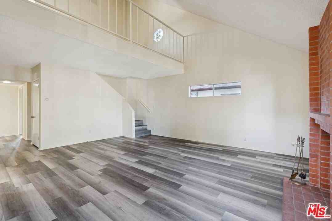 4109 Beethoven St - Photo 6 of 27