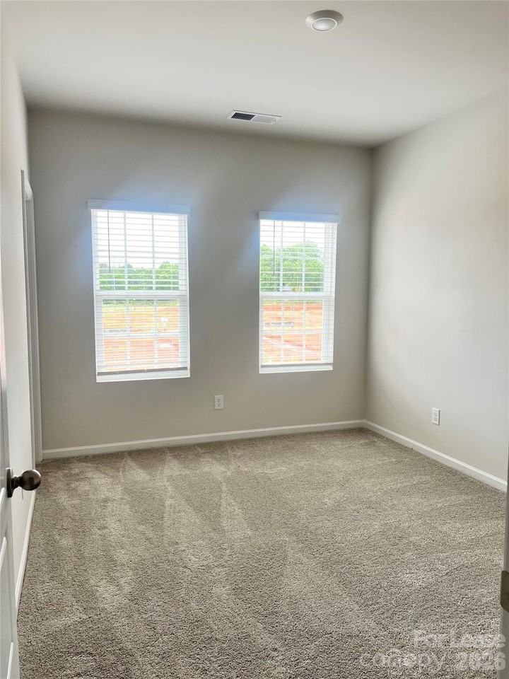 8106 Jacey Ln - Photo 6 of 13