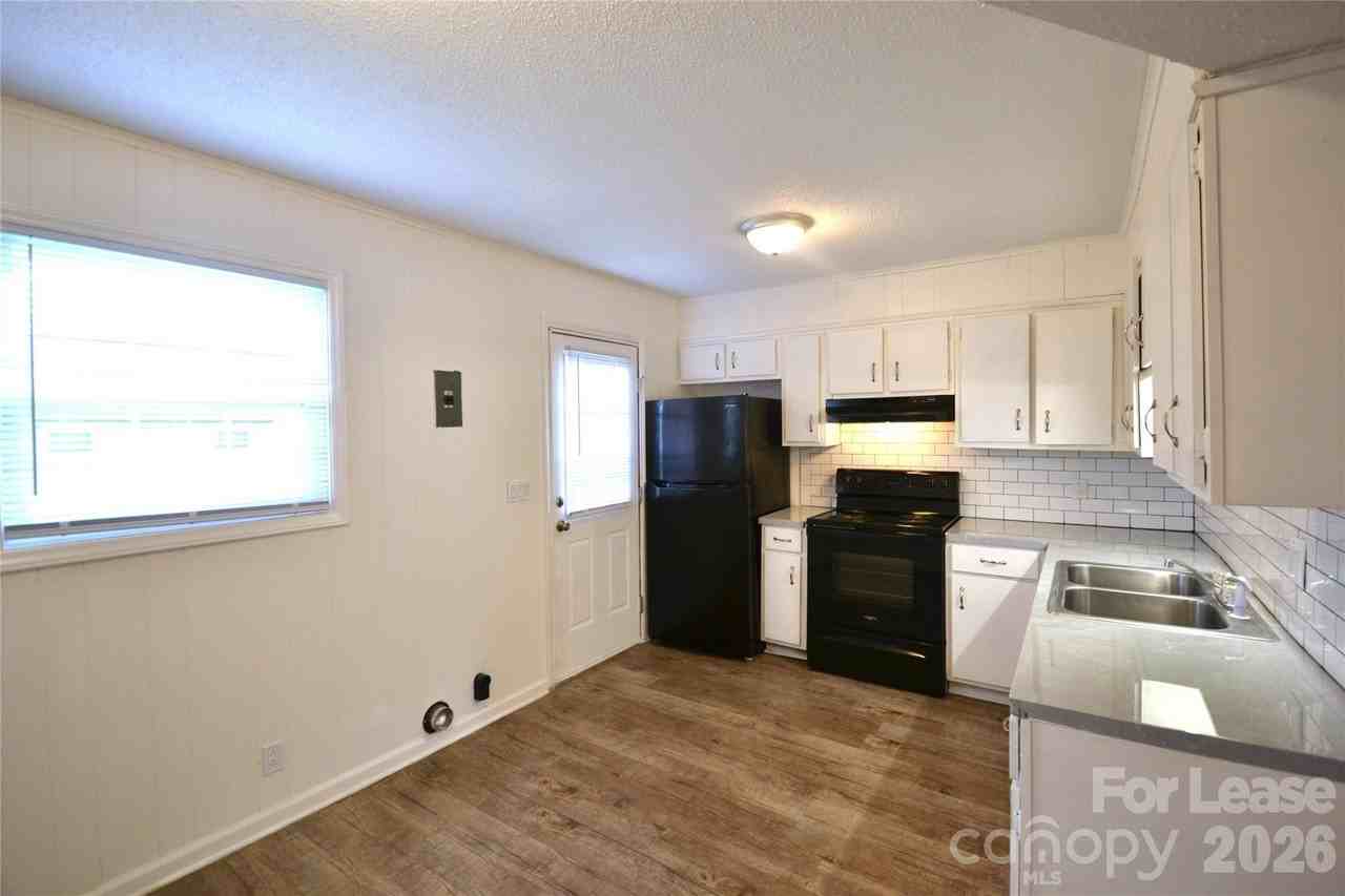 120 E Church St - Photo 6 of 20