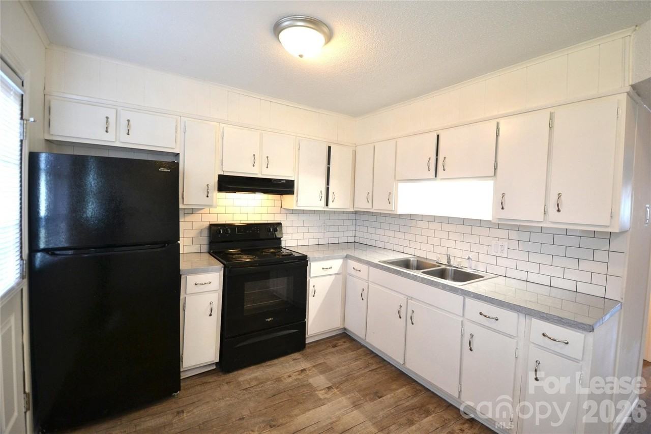 120 E Church St - Photo 7 of 20