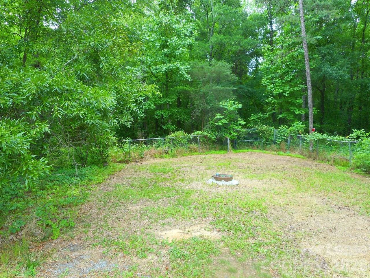 733 Catawba Cir N - Photo 5 of 26