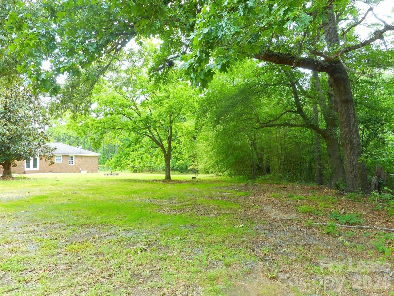 733 Catawba Cir N - Photo 6 of 26