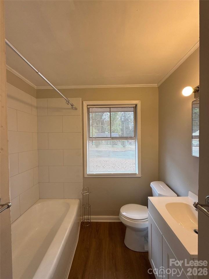 2518 Lasalle St - Photo 6 of 9