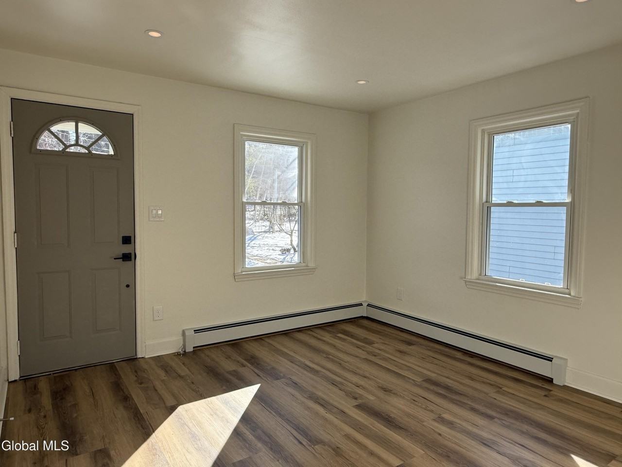 98 Willow St - Photo 5 of 10